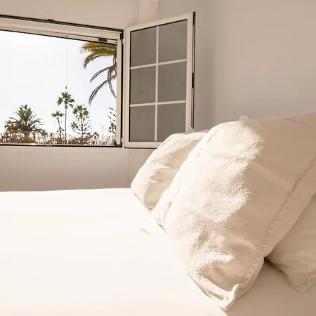 Tunos 83 度假居 *