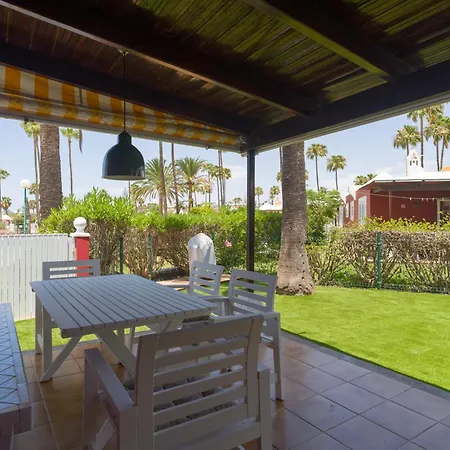 Tunos 83 度假居 *